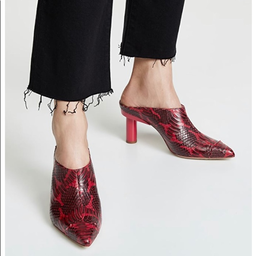 Tibi
Joel Mules